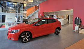 Volvo Broekhuis – Design auto showroom - 