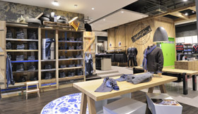 Speksnijder Mode, Veenendaal: Winkelinrichting kledingzaak - 