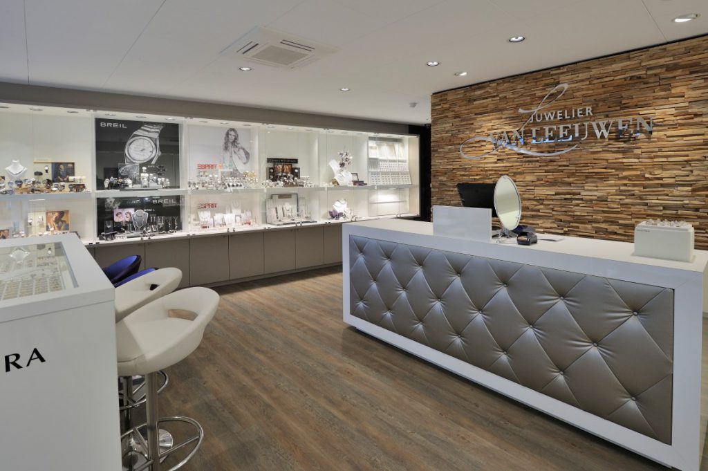 Juwelier van Leeuwen, Dordrecht: Interieur juwelierszaak