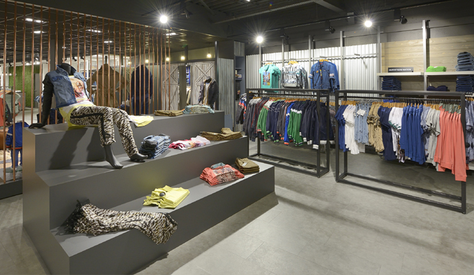 Peter Shop Coevorden > Retail design kledingwinkel door WSB - 
