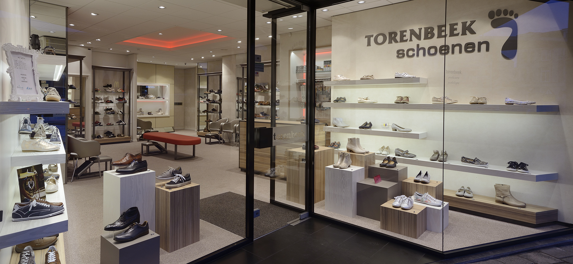 Renovatie Winkelinterieur Torenbeek Schoenen - 
