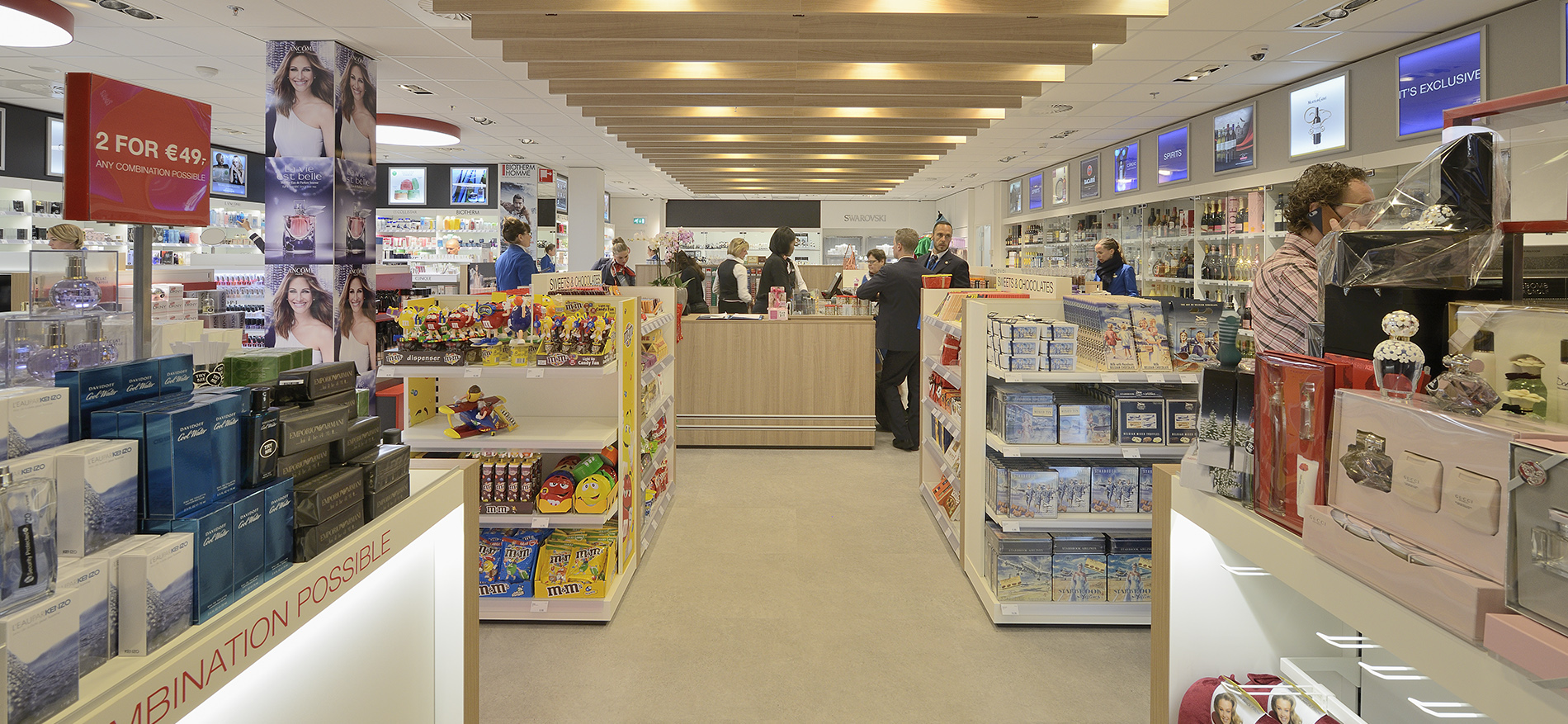B&S Crew Shop – Winkelinrichting Luchthaven Schiphol - Retail design