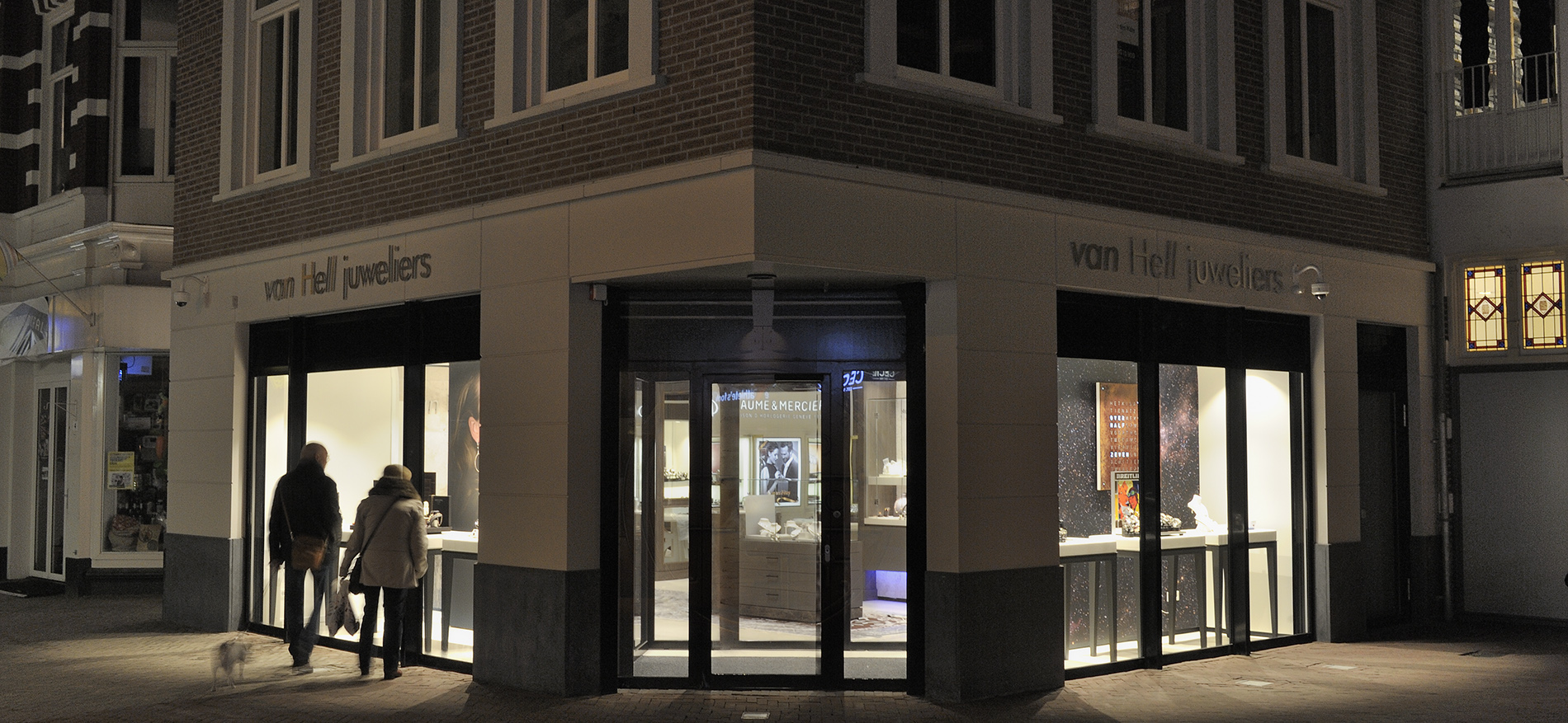 van Hell Juweliers, Apeldoorn: Retail Design en Retail Bouwmanagement - 