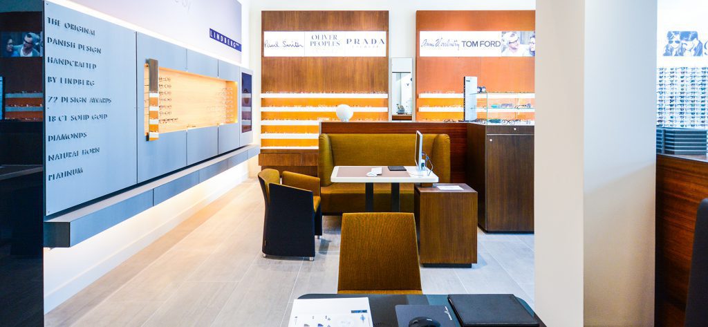 Schmidt Optiek – Amsterdam: Winkelontwerp en winkelinrichting