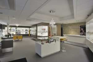 Juwelier van Arensbergen in Gennep. Ontwerp en winkelinrichting door WSB Interieurbouw