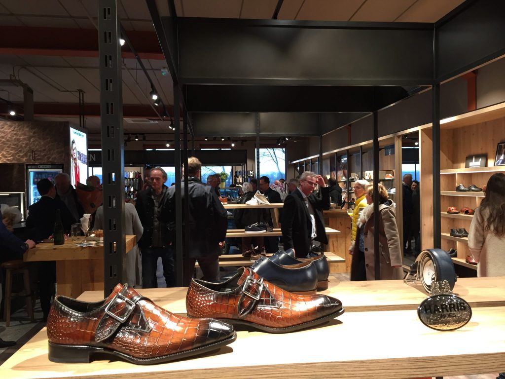 Sneak Preview: Opening Snoeren. Grootste schoenenzaak van NL
