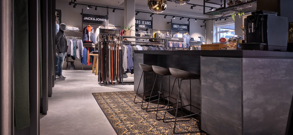 WSB: Retail branding & retail design | Budgettering en Winkelinrichting van Stout! Jeans & More
