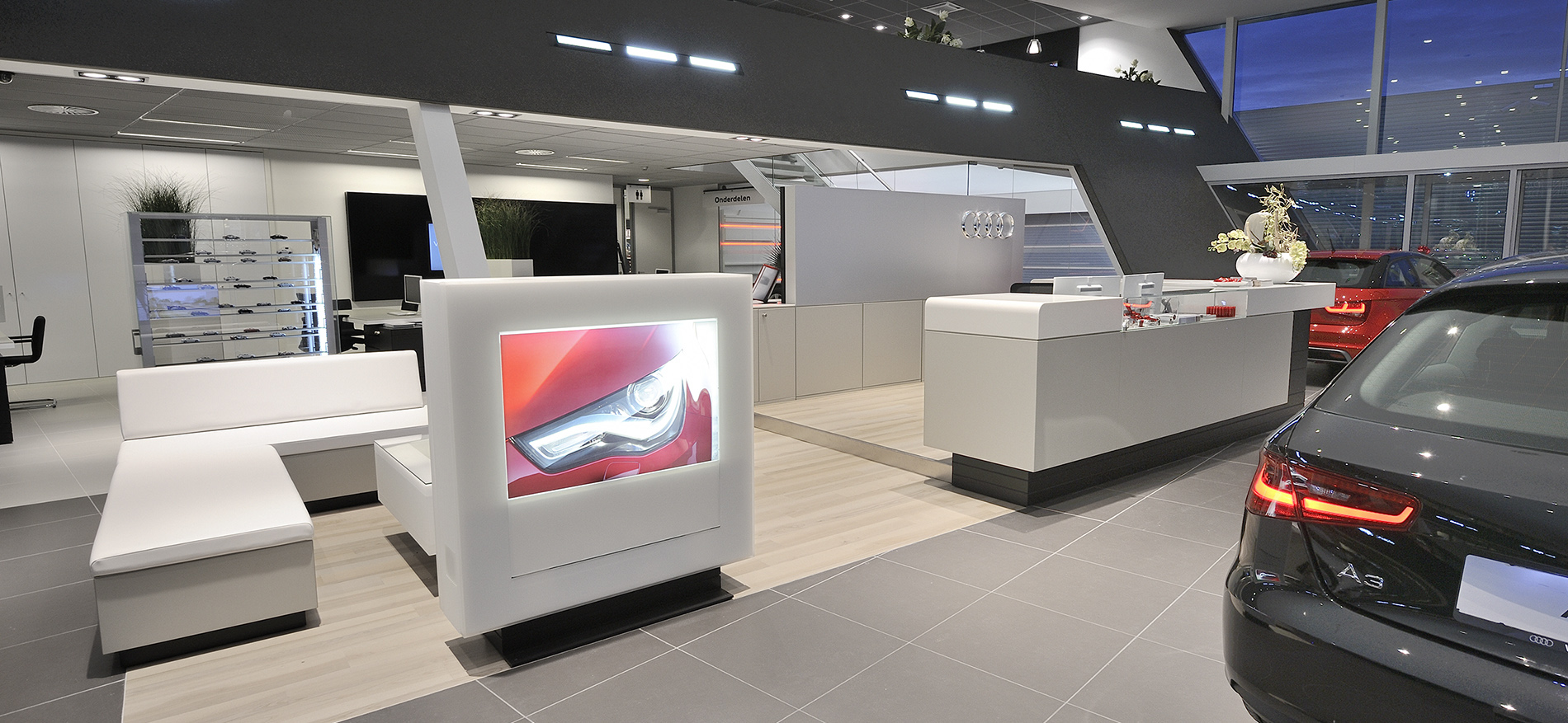 Audi Showroom | Pon Dealer Amersfoort (NL) - Showroom