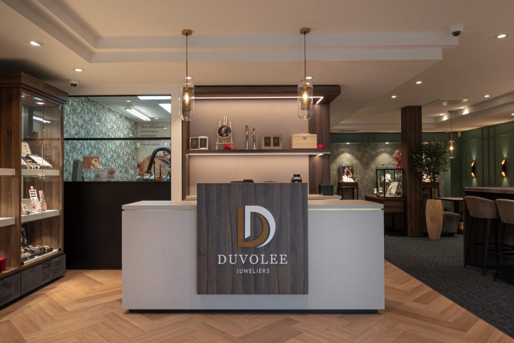 Innendesign für Juwelier WSB Ladenbau