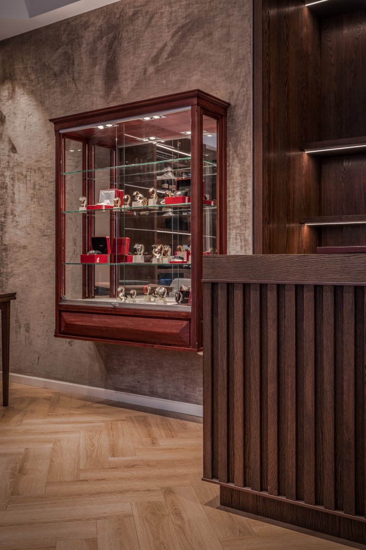 Design luxury jewelry store by WSB Interior Construction