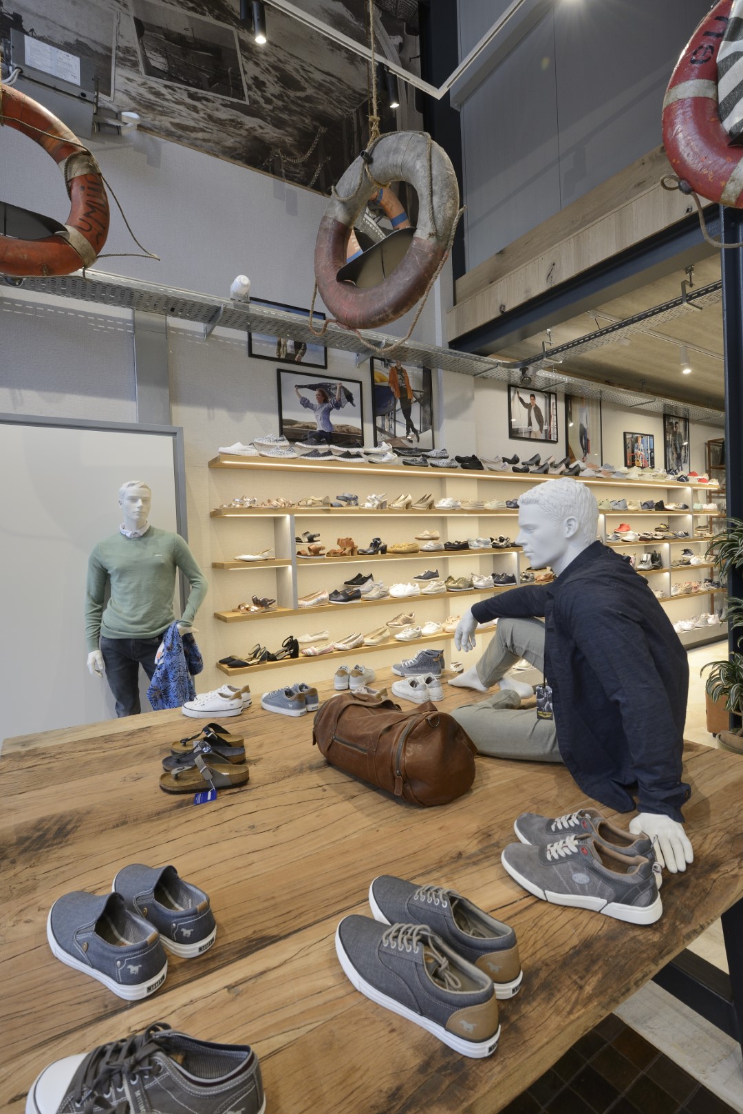 winkelinrichting lifestyle store en mode met schoenenschap