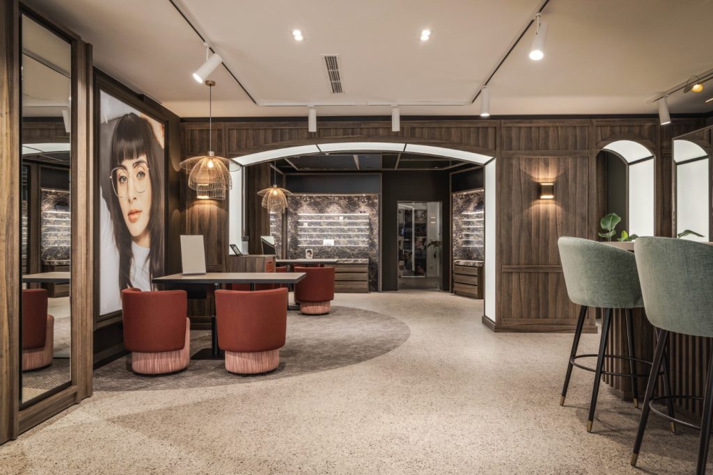 Interieurbouw optiek winkel presentaties