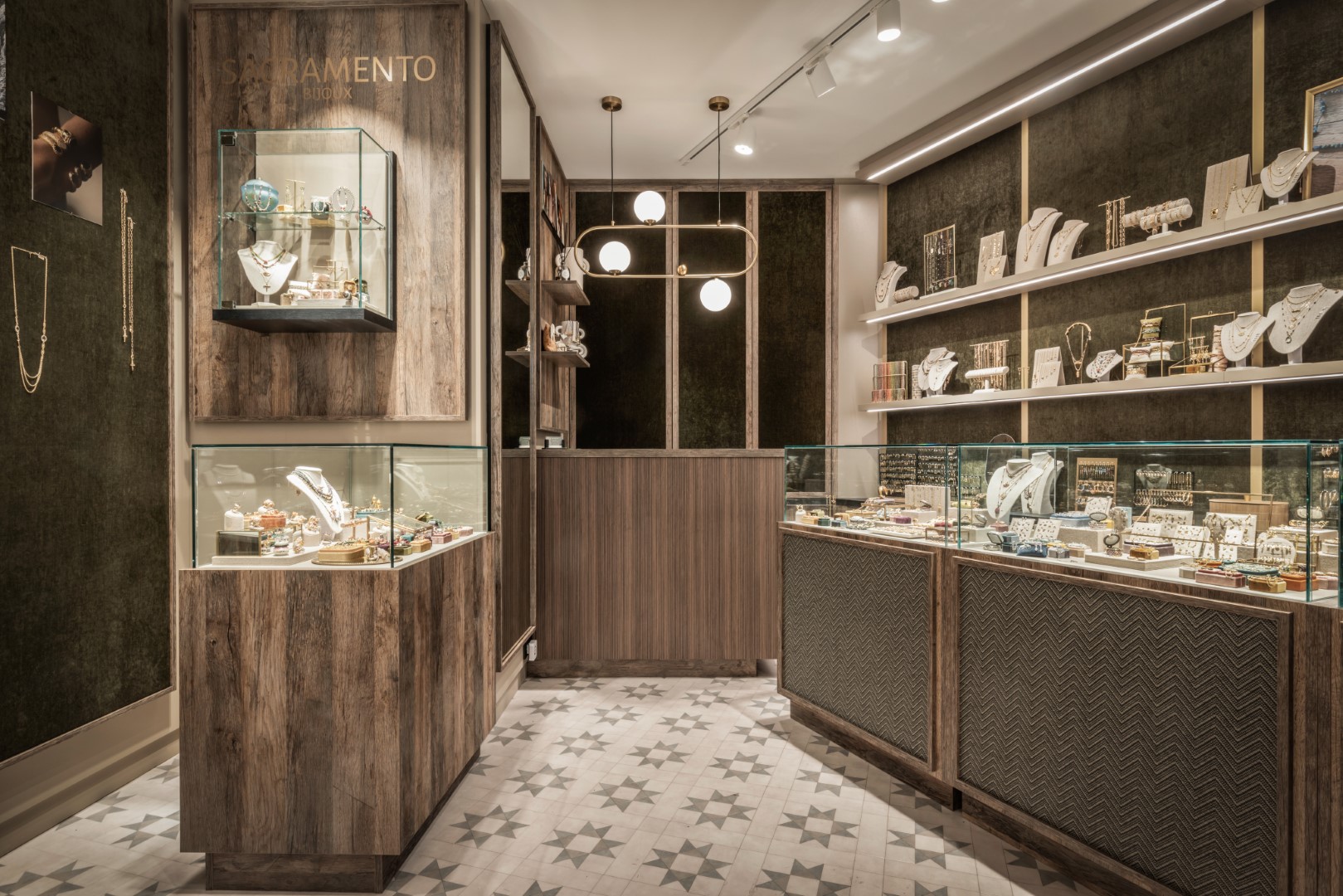Design and Shopfitting jeweler in Paris  