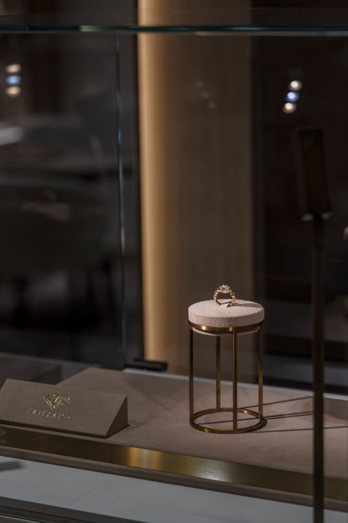 Exclusive presentation for luxury jewelry