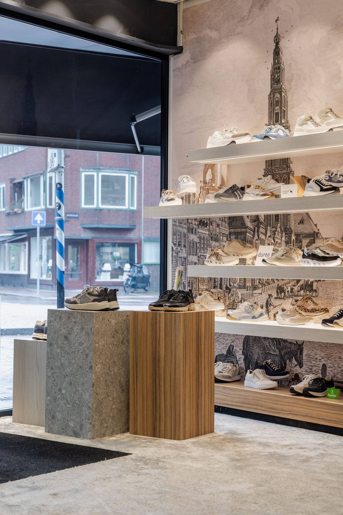 Präsentation für Schuhgeschäfte, maßgeschneidert von WSB Design