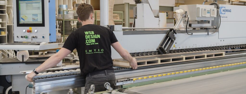 Productie in de meubelmakerij van WSB